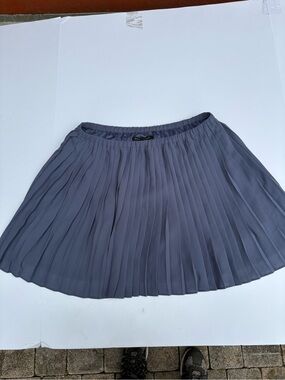 Banana Republic Pleated Skirt - Slate Gray -petite medium-elastic waistband-cool